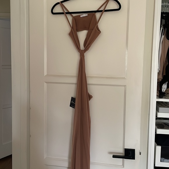 Shop Starlow Island Escape Maxi Dress - Picture 2 of 4